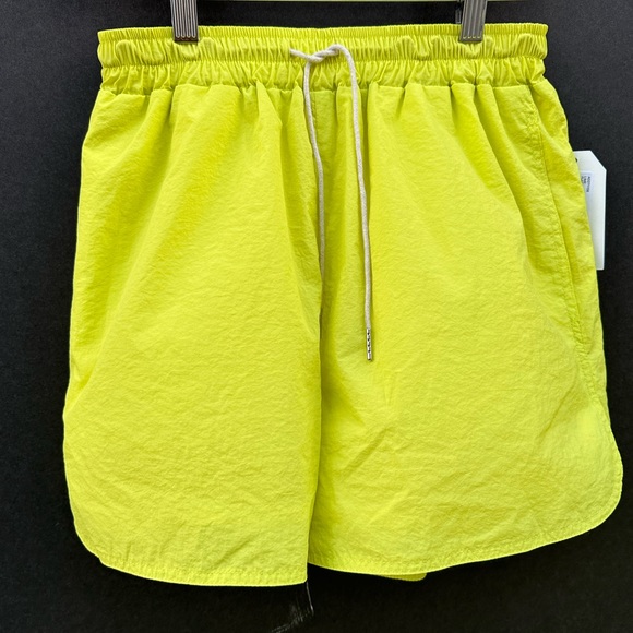 Swishy short set - Picture 4 of 4